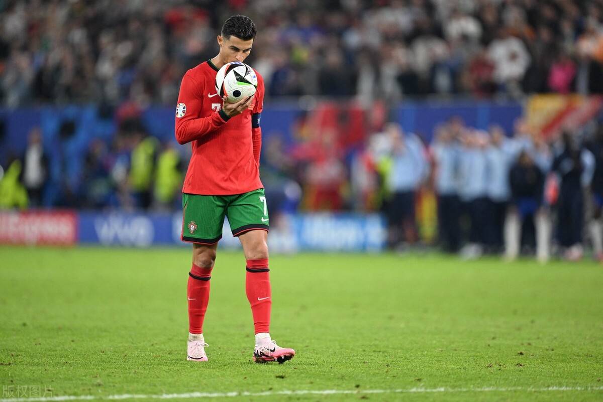 中超11月最佳阵容：法比奥、瓦科领衔，吴曦、王燊超入选