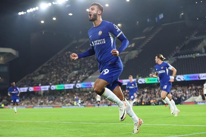 培养出总冠军！圣克拉拉大学退役杰伦·威廉姆斯24号球衣