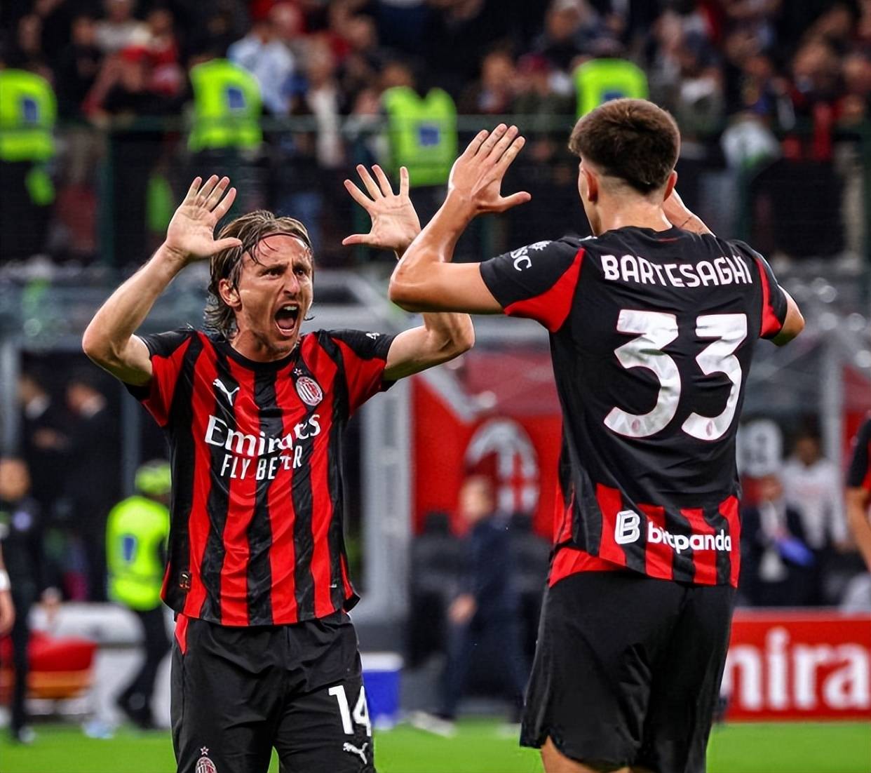 7胜破咒！肘伤缠身的郑钦文为何能硬刚TOP10？