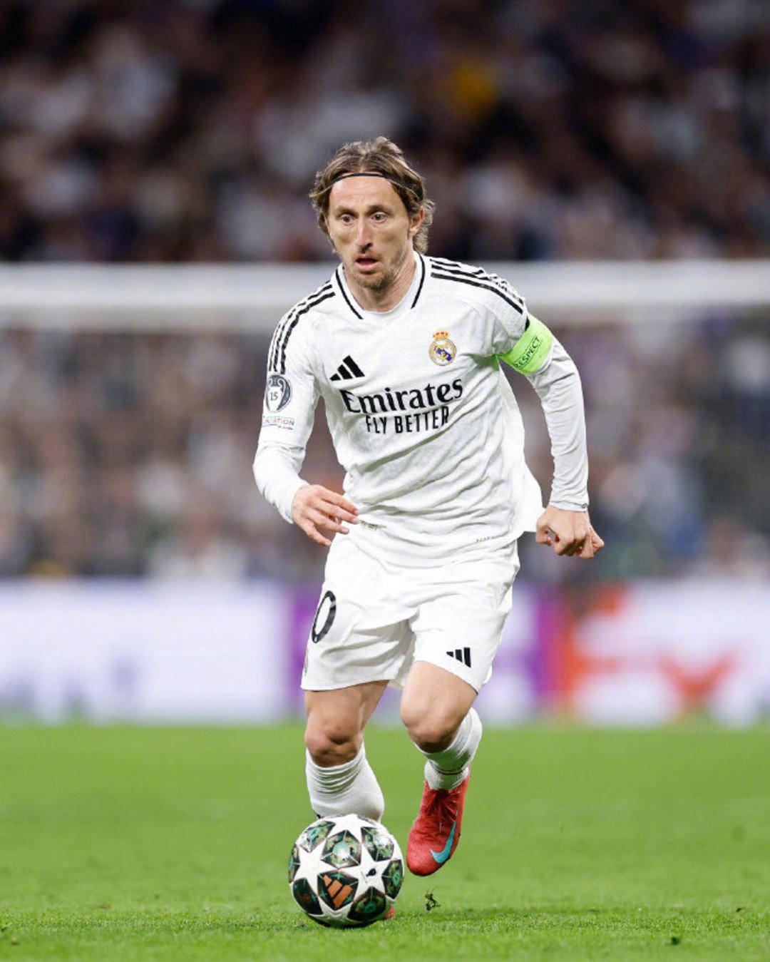 曼联计划在2026年以约7500万英镑签下巴莱巴，但需等待未来转会窗口，且交易需布莱顿同意。